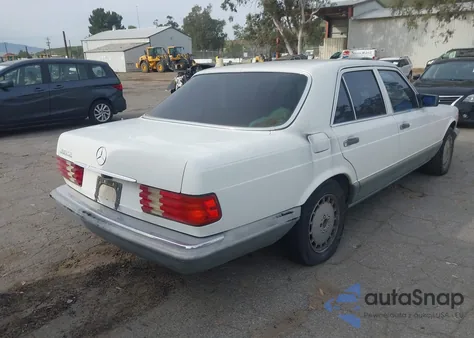 1984 Mercedes-Benz 380 Se z USA, uszkodzony, nr VIN WDBCA32A2EA043000
